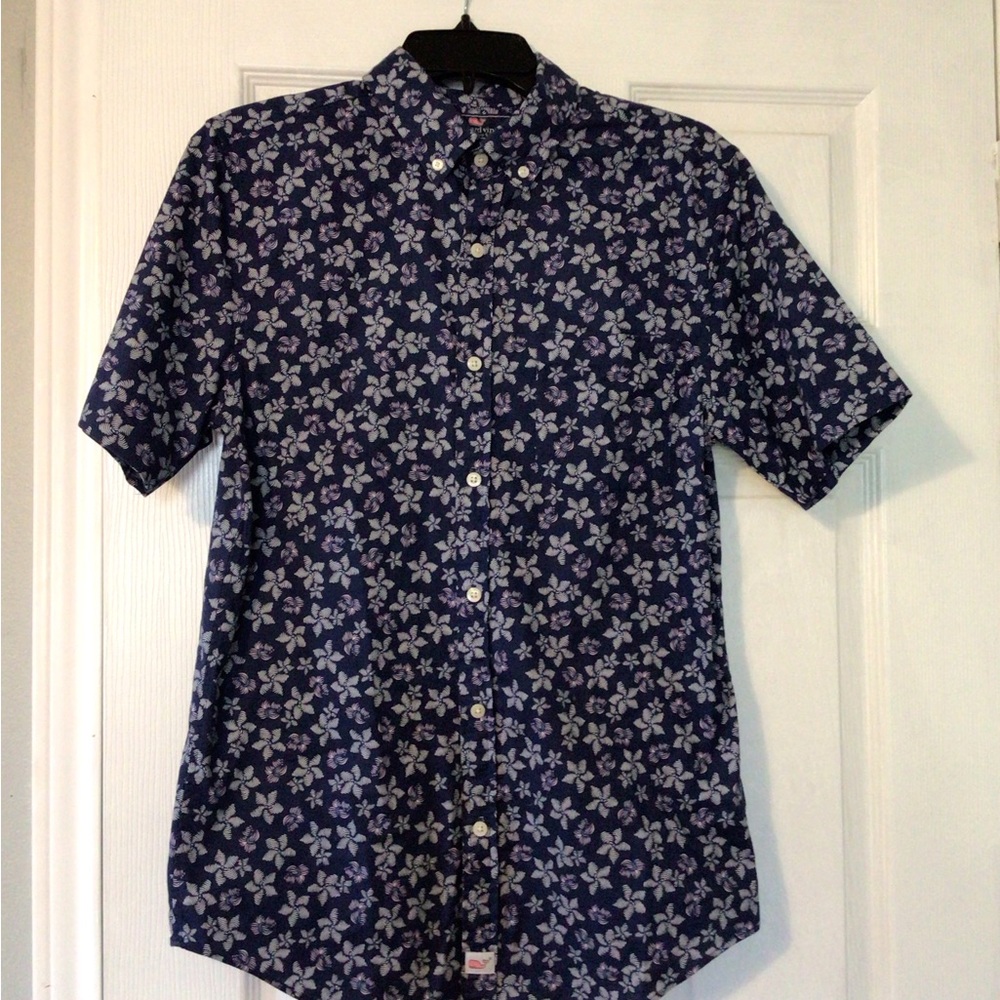 Like💚for $3 off🦜 Vineyard Vines blue shirt
